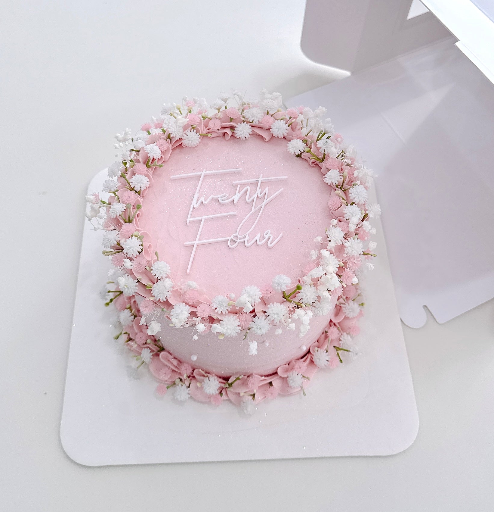 Babies Breath Pinky Vintage Cake Sydney