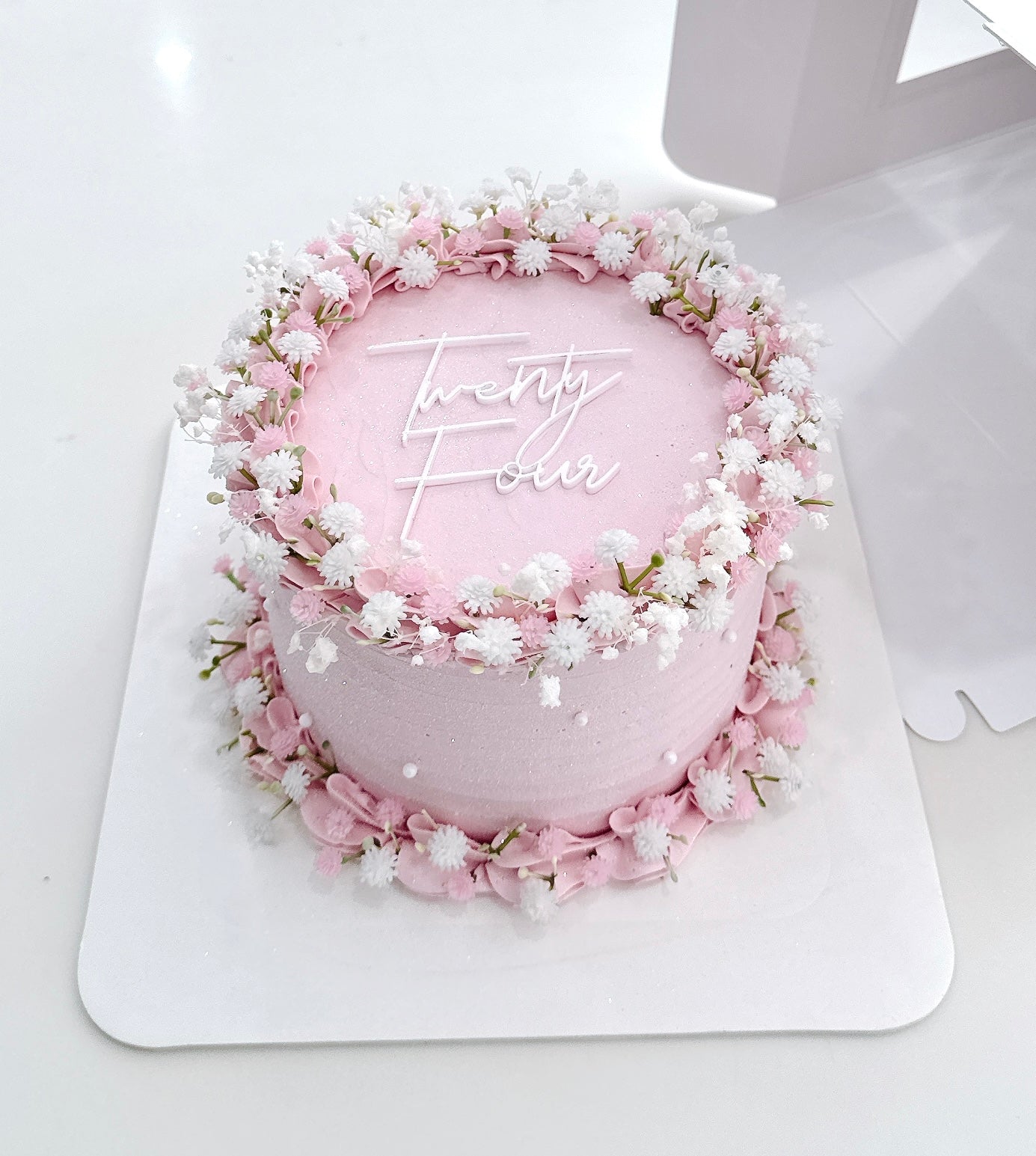 Babies Breath Pinky Vintage Cake Sydney