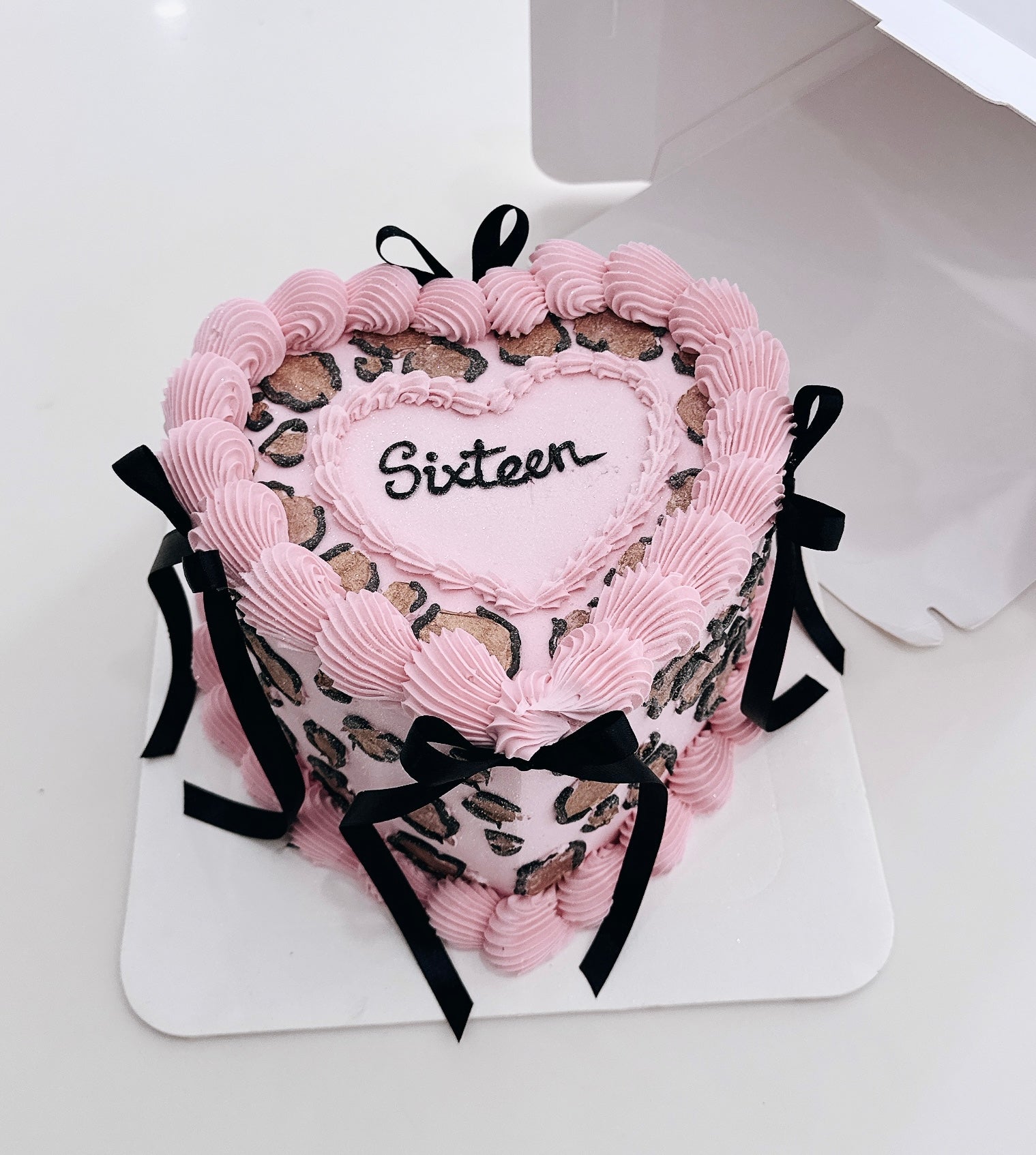 Leopard Hand-piped Vintage Cake Sydney