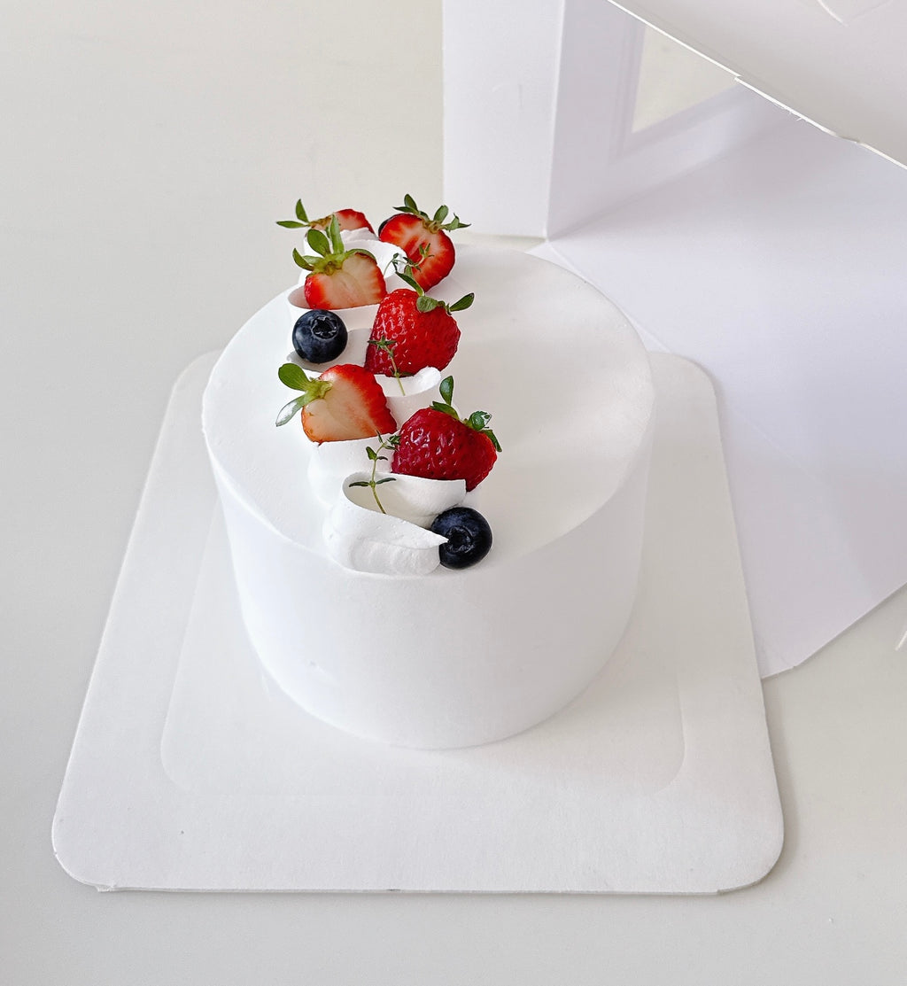 Fresh Strawberry Cake