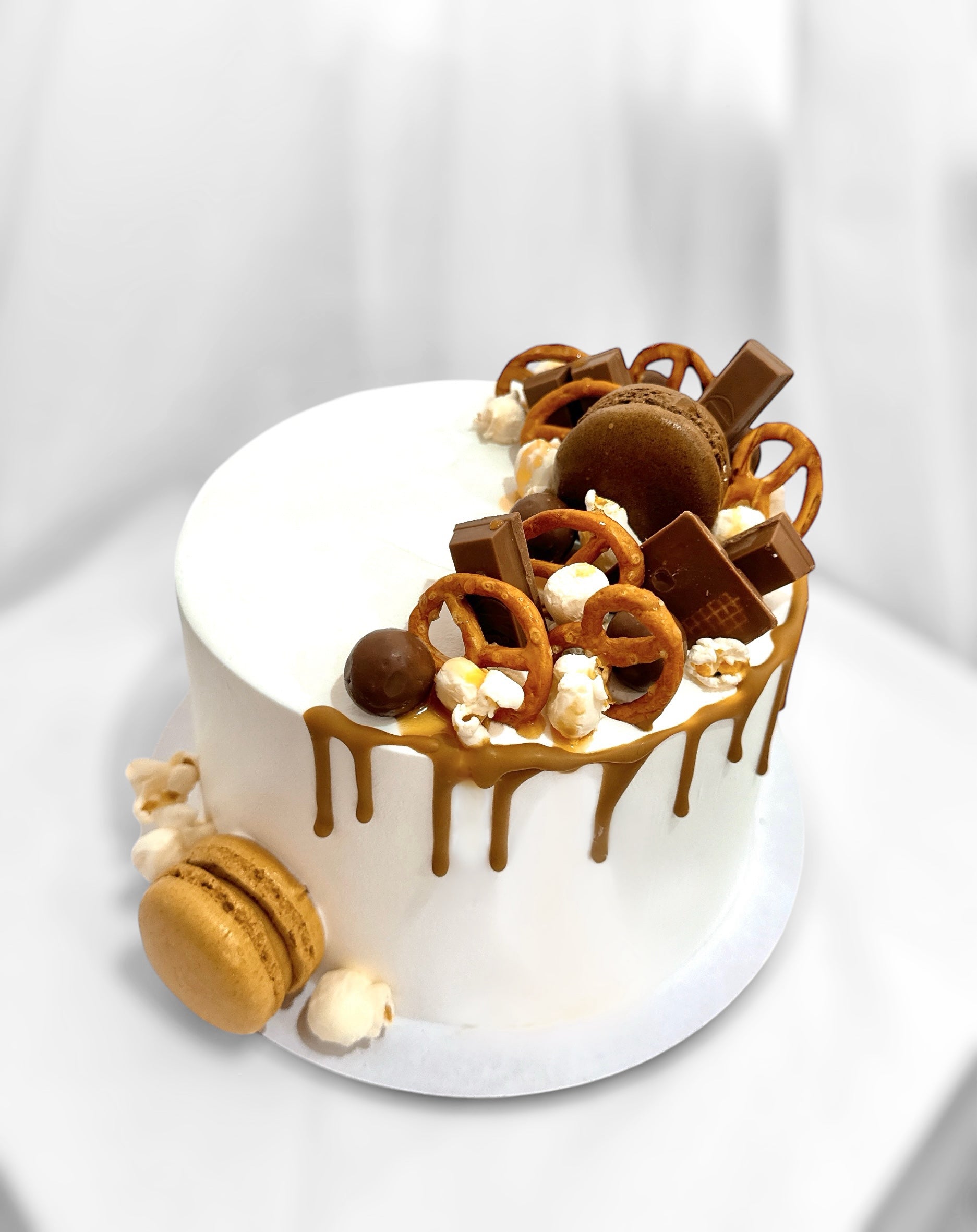 Caramel Chocolate Drip Cake