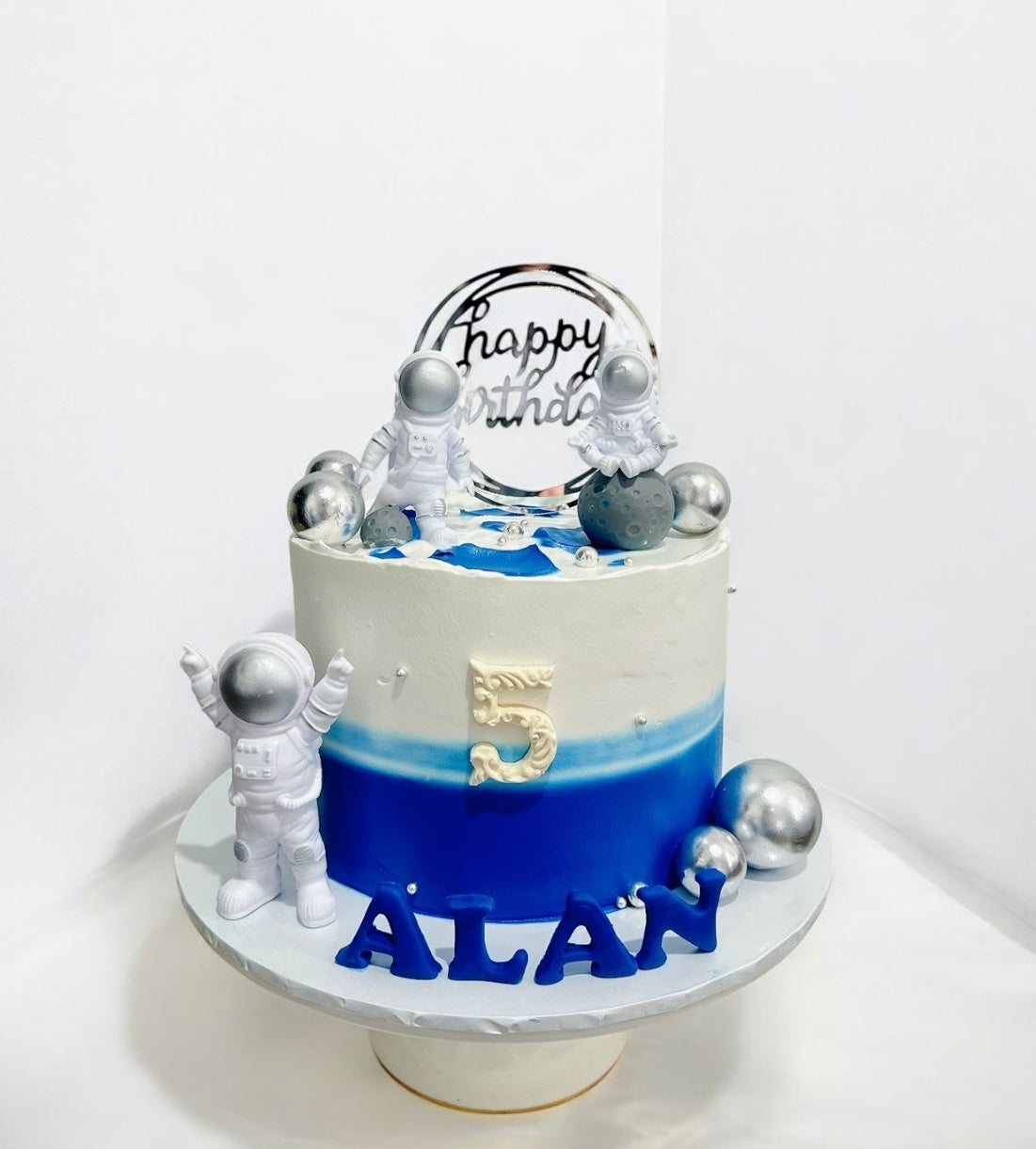 Astronaut Blue White Cake