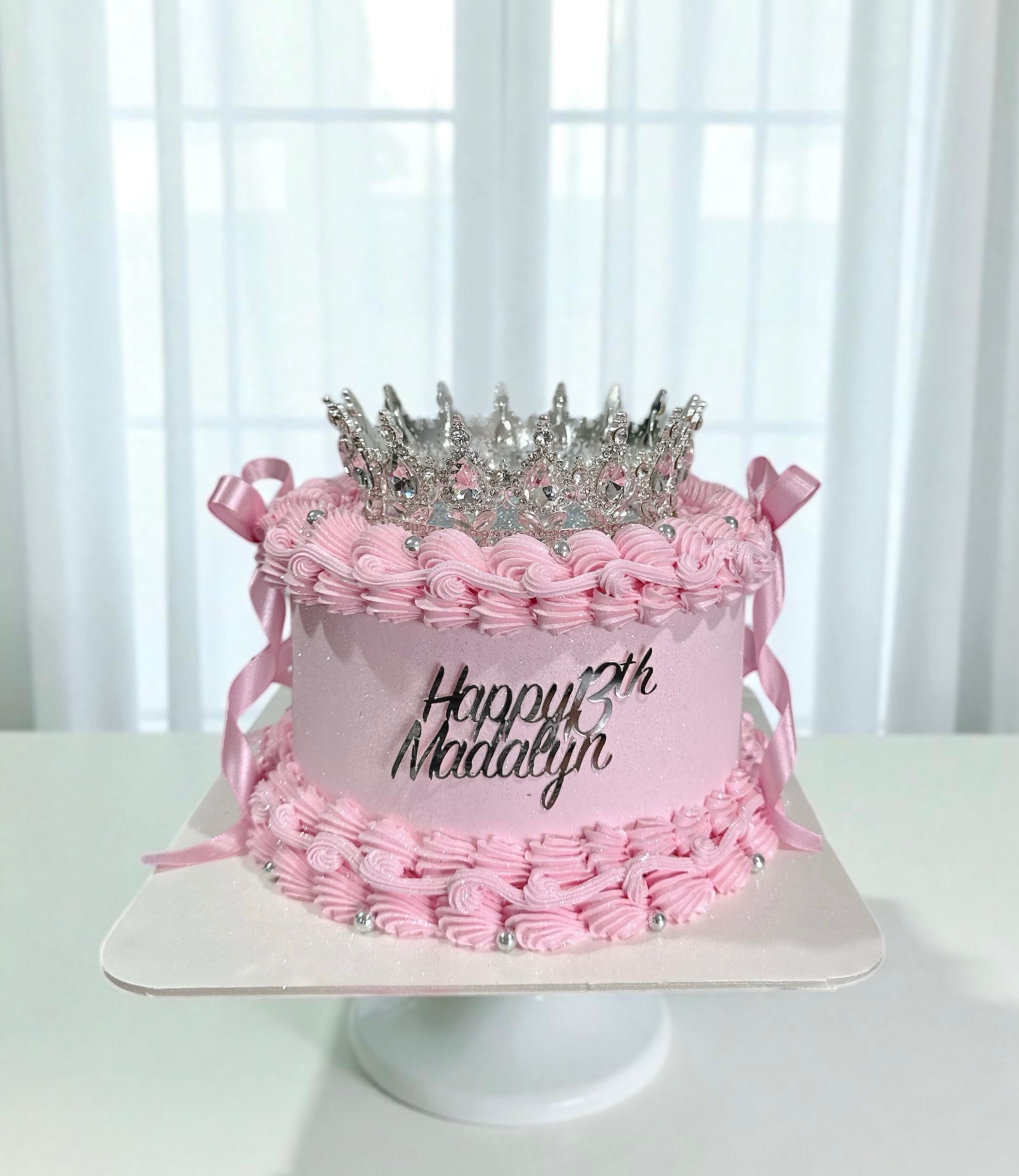 Pretty Crown Cake