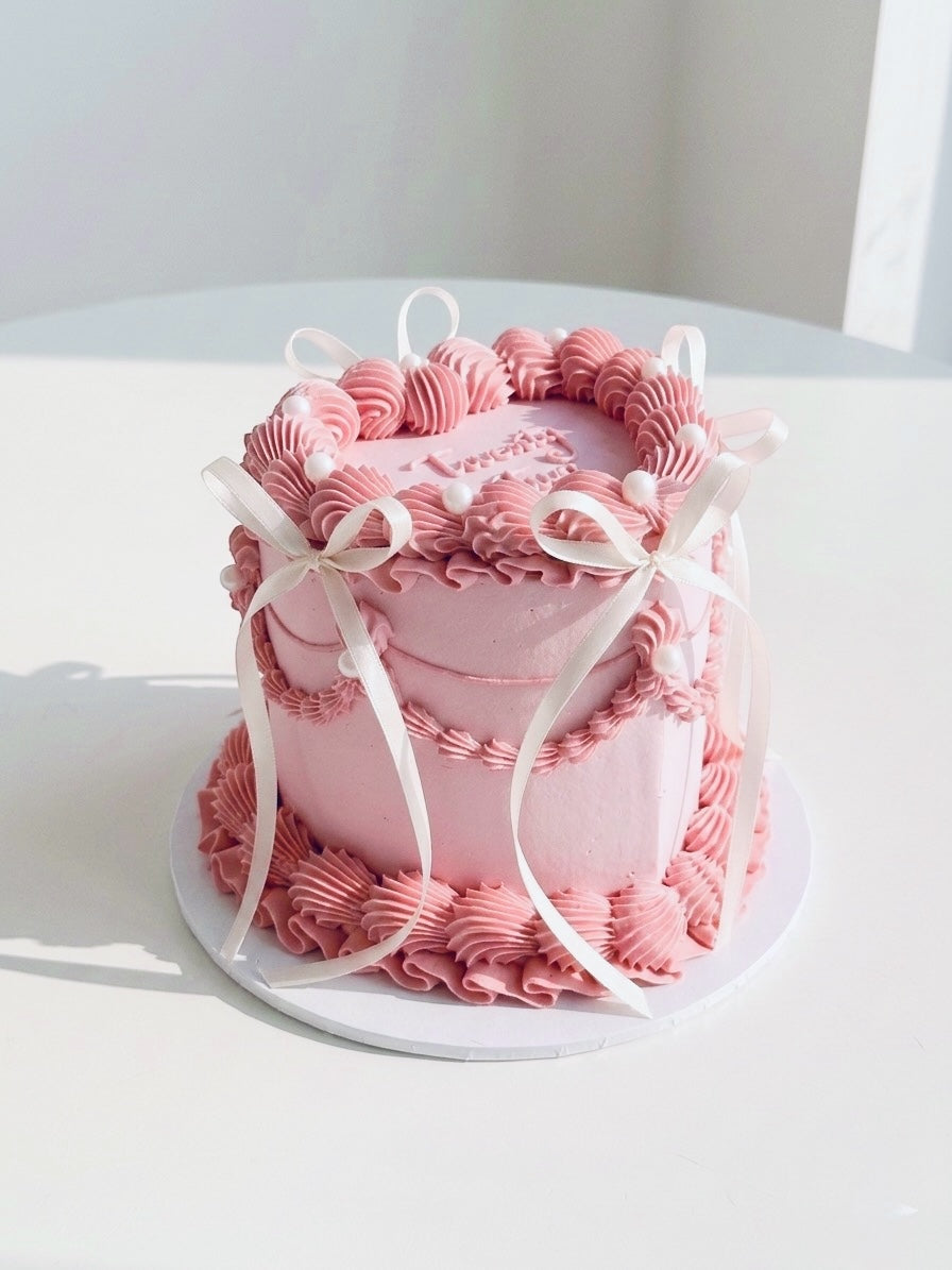 Classic Vintage Heart Cake Sydney / Pearl White & Coquette / 3-Tone
